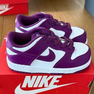 Nike Kids Sneakers in Purple and White
